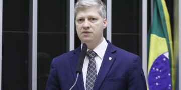 Deputado pedirá investigação dos gastos da equipe de Janja