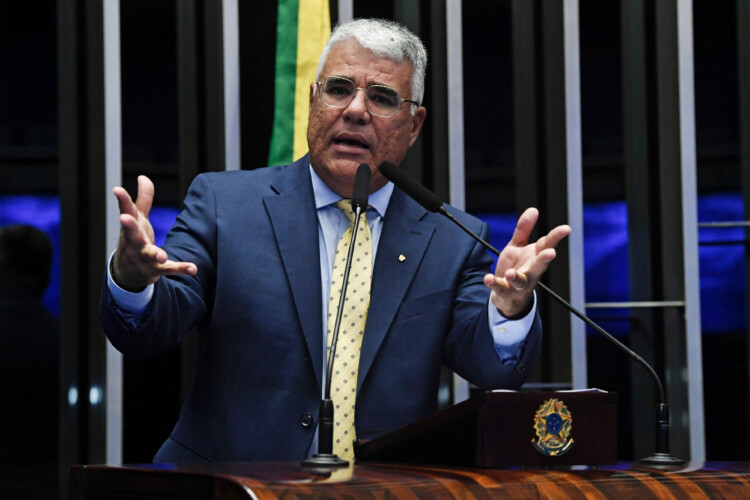 Girão critica falta de independência da PGR em denúncia antecipada Girão critica falta de independência da PGR em denúncia antecipada