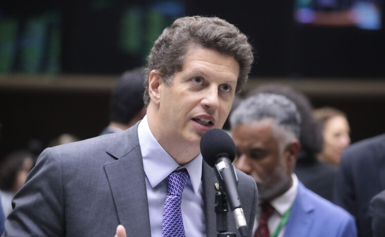 NOVO apresenta projeto para suspender carimbos em ovos