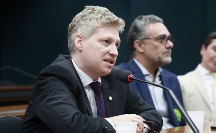 Partido Novo questiona uso de doações pela UFRJ para pesquisas de ‘desinformação’ Partido Novo questiona uso de doações pela UFRJ para pesquisas de ‘desinformação’