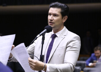 Pix como moeda obrigatória: deputado propõe emendas para proteger empreendedor