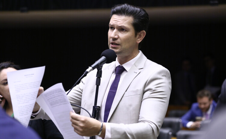 Pix como moeda obrigatória: deputado propõe emendas para proteger empreendedor