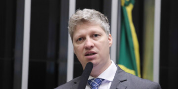 Van Hattem no Entrelinhas: Deputado disputa presidência da Câmara contra Centrão-PT