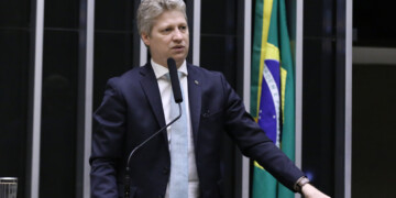 “É mentira que o dinheiro está chegando ao Rio Grande do Sul”, afirma Marcel van Hattem