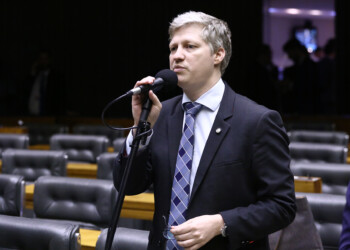 “O PT não gosta de quem não depende deles, eles querem um povo dependente”, ressalta deputado Marcel van Hattem