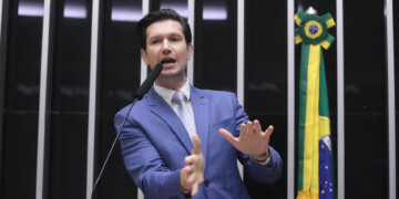 “Os políticos não são a solução, os políticos são o problema” disse Gilson Marques