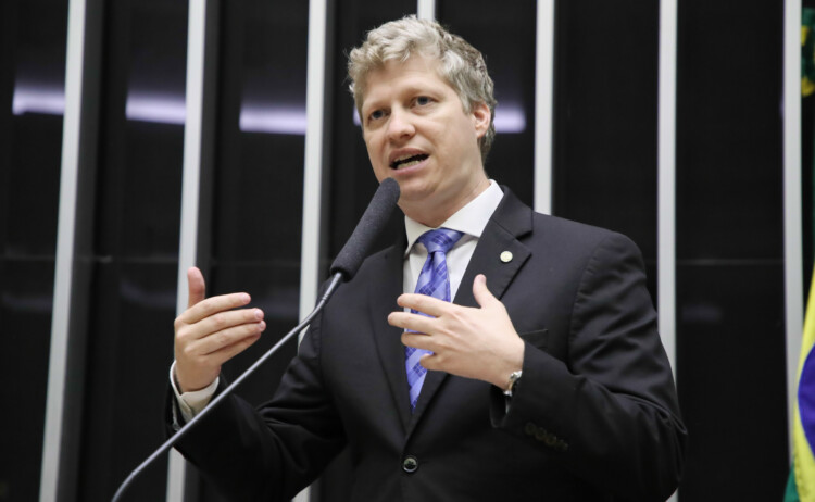 Marcel van Hattem assume a liderança do NOVO na Câmara