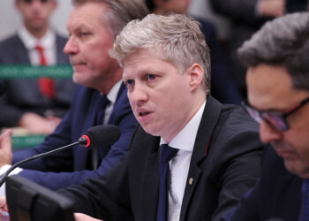 Marcel van Hattem assume a liderança do NOVO na Câmara