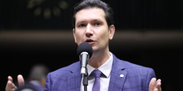 Marcel van Hattem assume a liderança do NOVO na Câmara