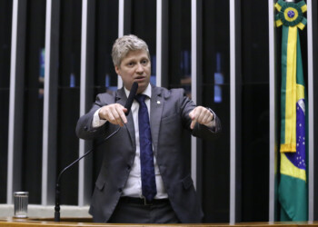 Marcel van Hattem assume a liderança do NOVO na Câmara