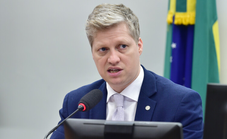 Novo apresenta projeto para barrar aumento de IOF anunciado por Haddad Novo apresenta projeto para barrar aumento de IOF anunciado por Haddad