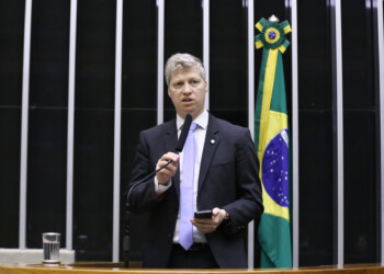 NOVO cobra Itamaraty por abandono de perseguidos por Maduro