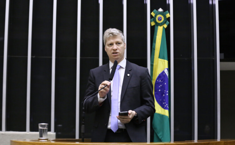 NOVO cobra Itamaraty por abandono de perseguidos por Maduro NOVO cobra Itamaraty por abandono de perseguidos por Maduro