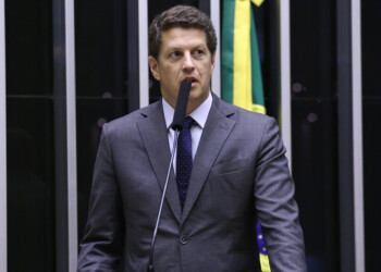 “PT, Lupi e Lula roubaram os idosos do Brasil”, diz Ricardo Salles