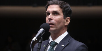 Comissão aprova projeto que prevê atividades esportivas nas escolas durante as férias