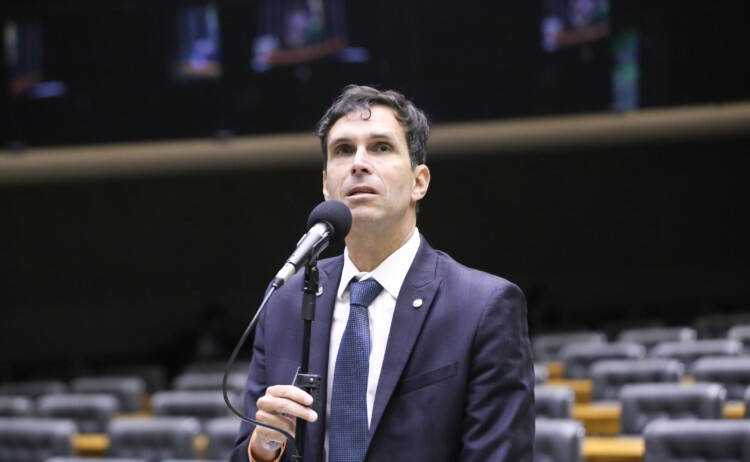 Novo quer convocar Esther Dweck para explicar fraude bilionária no INSS Novo quer convocar Esther Dweck para explicar fraude bilionária no INSS