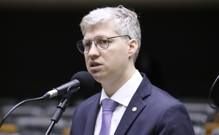 Partido Novo foi o único a se opor à lei usada na condenação de Léo Lins Partido Novo foi o único a se opor à lei usada na condenação de Léo Lins