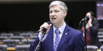 Van Hattem sobre Janja: “Defende modelo de prisão por opinião” Van Hattem sobre Janja: “Defende modelo de prisão por opinião”