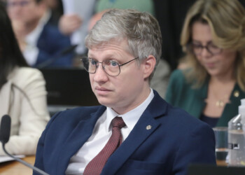 OF atinge população pobre e vai contra justiça tributária, diz deputado