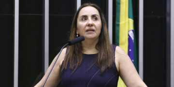 Para deputada Adriana Ventura, excesso de regulação da IA no Brasil pode engessar inovação Para deputada Adriana Ventura, excesso de regulação da IA no Brasil pode engessar inovação