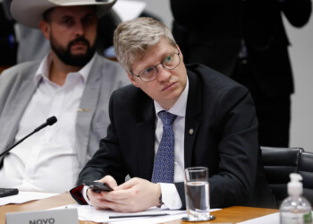 Van Hattem cobra CPIs e critica “omissão” da liderança da Câmara