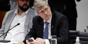 Van Hattem diz a Haddad que o governo esbanja com Janja