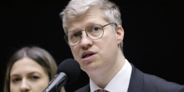 Vitória do Brasil: Com Apoio do NOVO, Câmara Derruba Aumento do IOF Proposto pelo Governo Lula