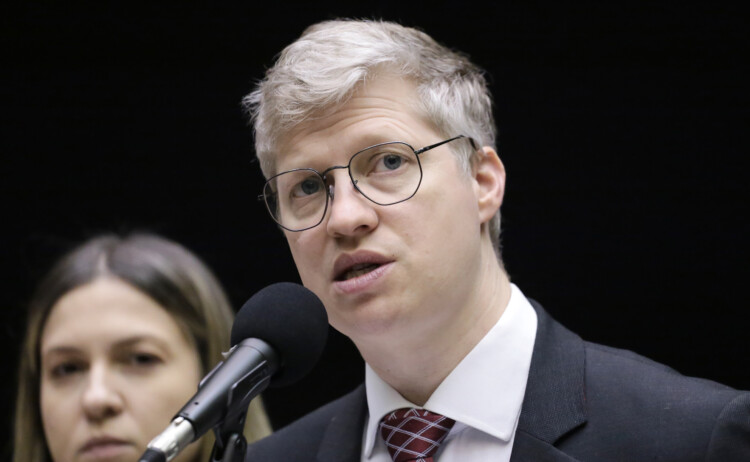 Vitória do Brasil: Com Apoio do NOVO, Câmara Derruba Aumento do IOF Proposto pelo Governo Lula Vitória do Brasil: Com Apoio do NOVO, Câmara Derruba Aumento do IOF Proposto pelo Governo Lula