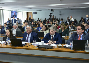 Bancada do Novo pede convocação de Lulinha na CPMI do INSS