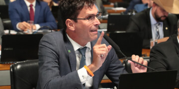 Desvio no INSS atinge núcleo político do governo Lula, diz Luiz Lima