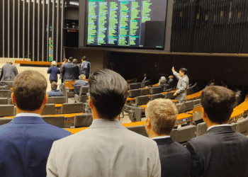 NOVO é o único partido a votar contra supersalários para carreira do TCU