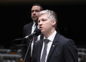 Liderado por van Hattem, grupo pede prorrogação da CPI do INSS