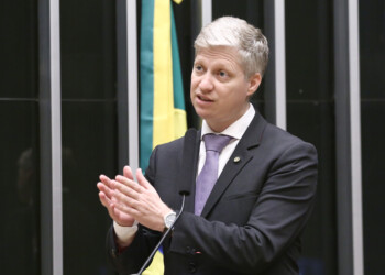 Novo volta a pedir convocação de Lulinha na CPMI do INSS