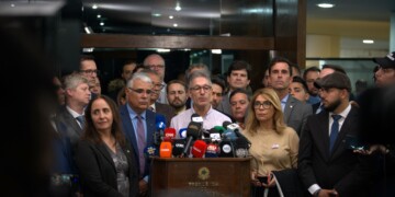 Novo pede impeachment de Moraes após troca de mensagens atribuída a Vorcaro e ministro Novo pede impeachment de Moraes após troca de mensagens atribuída a Vorcaro e ministro