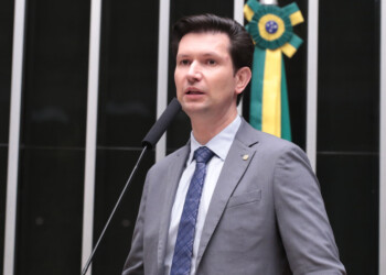 Novo entra com ação para derrubar decretos de Lula que regulam redes sociais